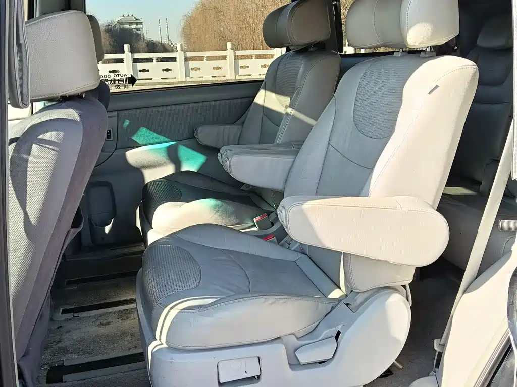 Luxgen Big 7 MPV — миниатюра 11
