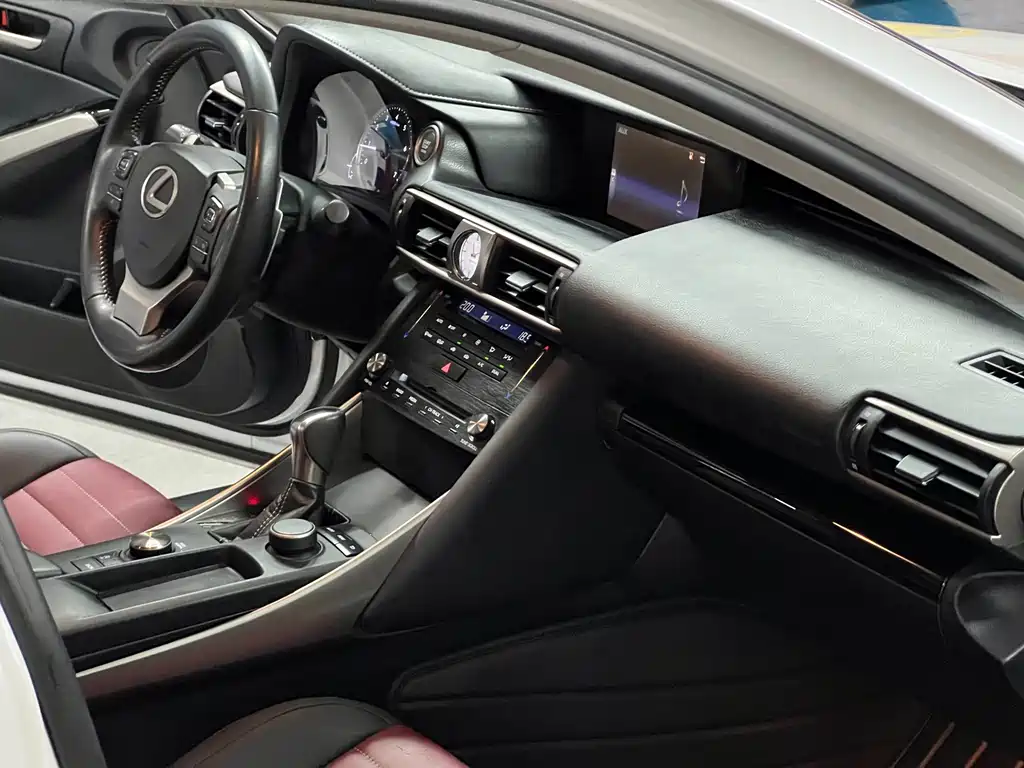 Lexus IS — миниатюра 8