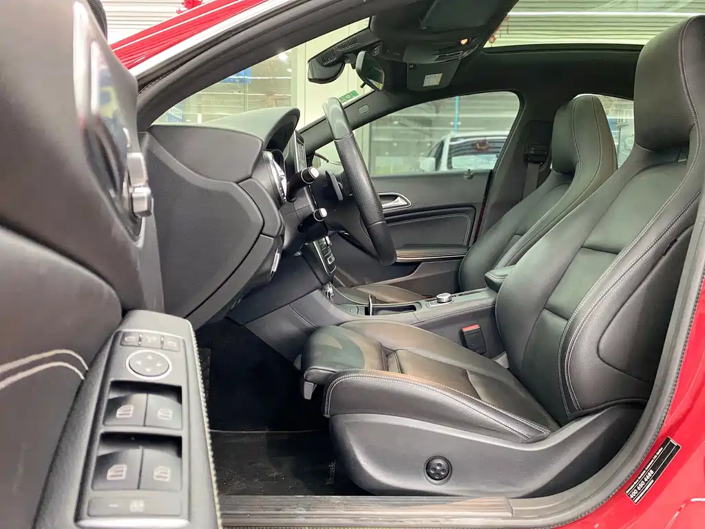 MERCEDES-BENZ  CLA