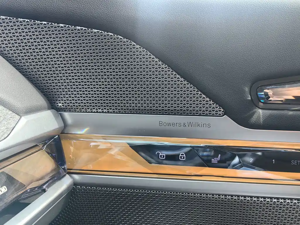 BMW i7 — миниатюра 12