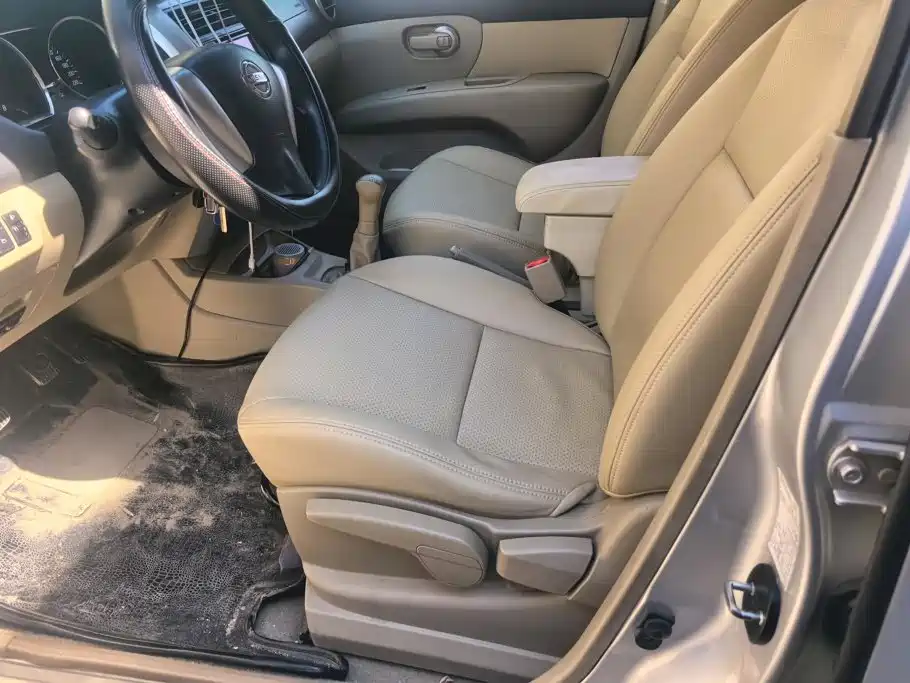 Nissan Livina — миниатюра 9