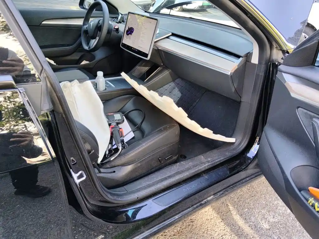 Tesla Model 3 — миниатюра 19