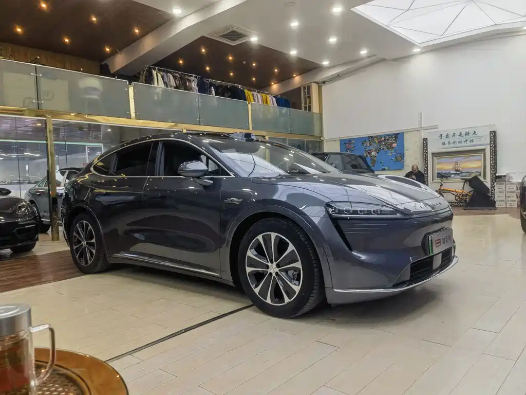 AITO WISDOM WORLD R7