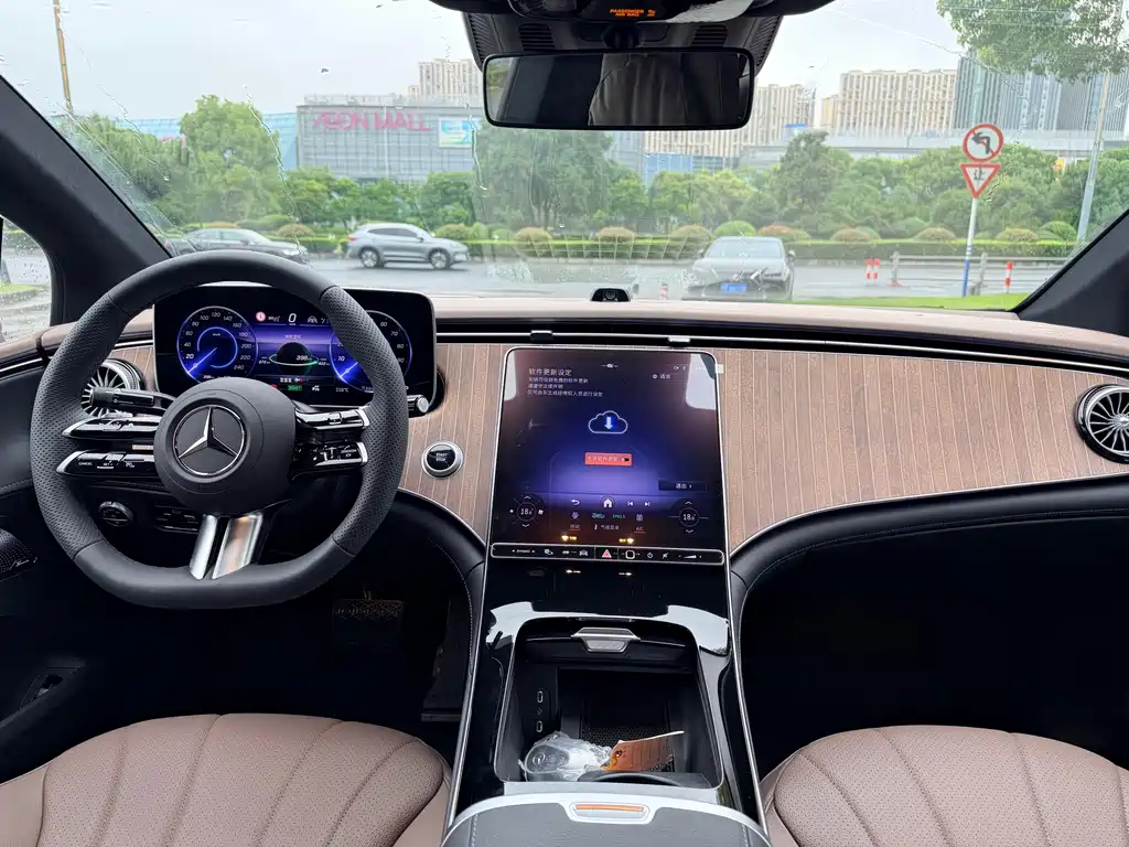 Mercedes-Benz EQE 2025 500 4MATIC Luxury