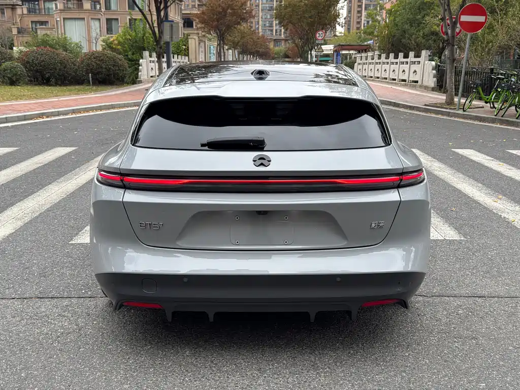 NIO NIO ET5T