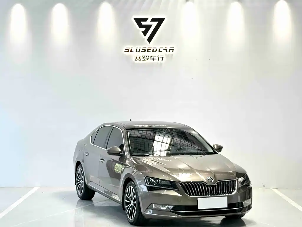 Skoda Superb 2016 TSI330 DSG