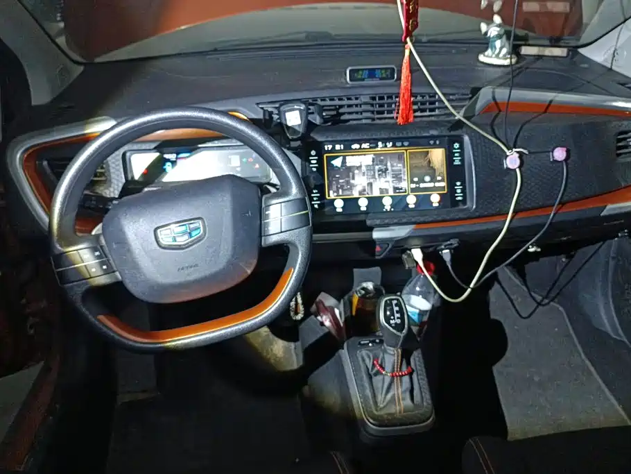 Geely Vision X1 — миниатюра 12