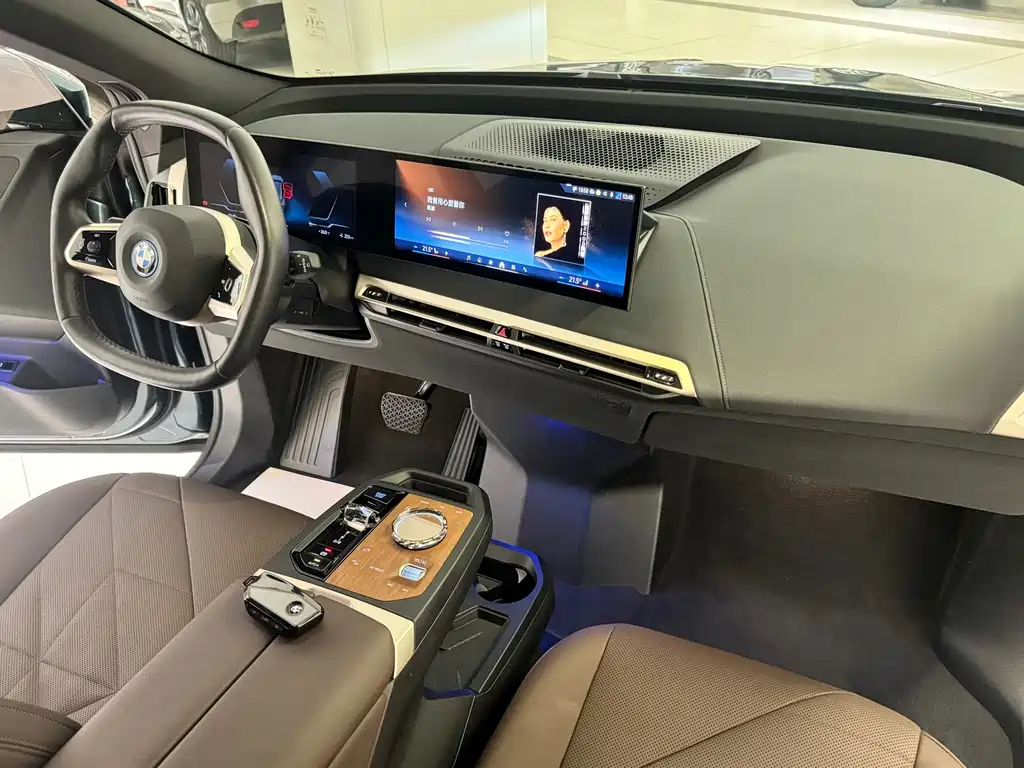 BMW iX — миниатюра 8