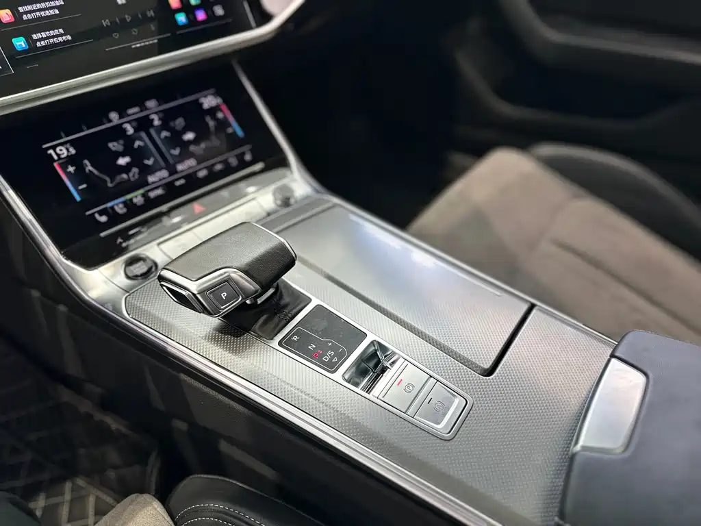 Audi A6L 2023 — фото 8