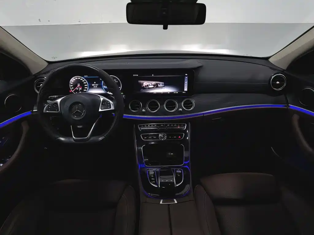 Mercedes-Benz E-Class — миниатюра 5