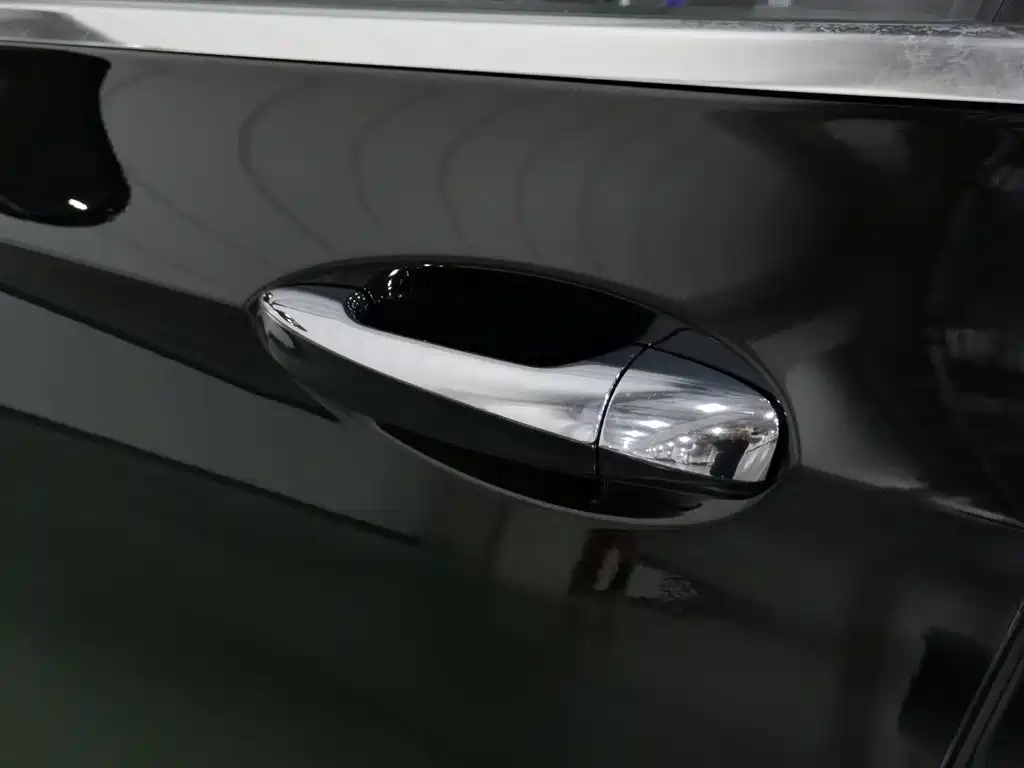 Mercedes-Benz E-Class — миниатюра 18