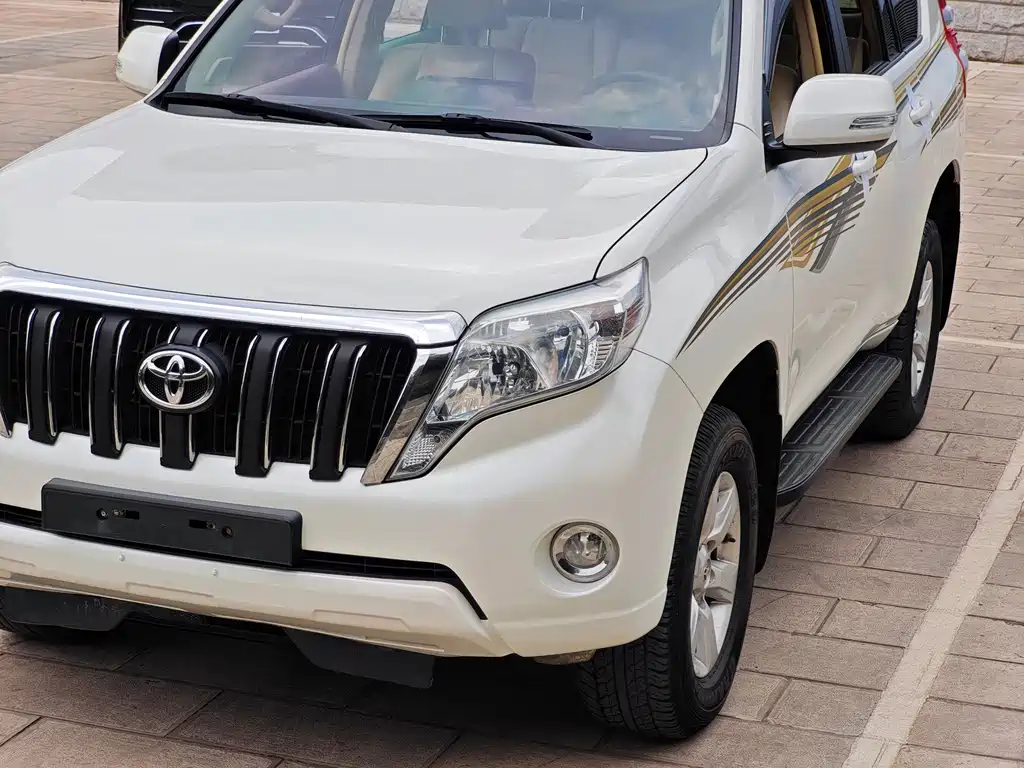 Toyota Land Cruiser Prado 2014 2.7L AT Standard