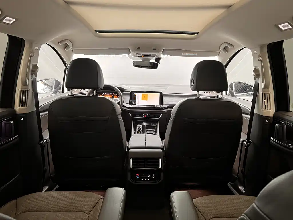Volkswagen Viloran 2023 380TSI