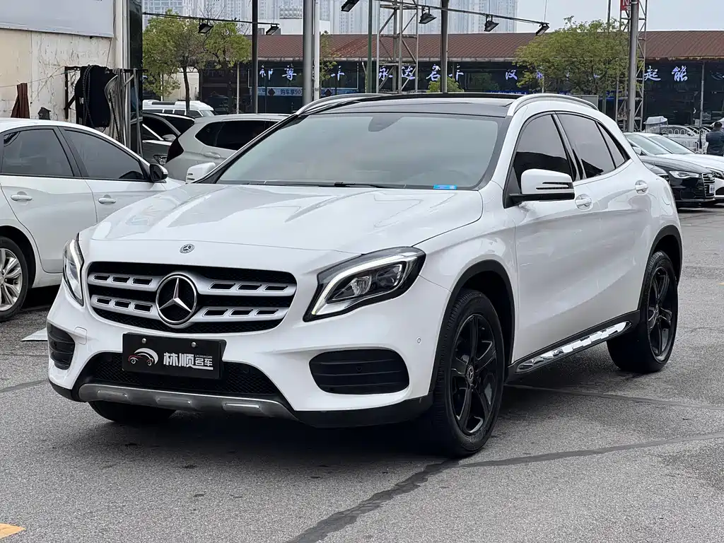 Mercedes-Benz GLA 2020