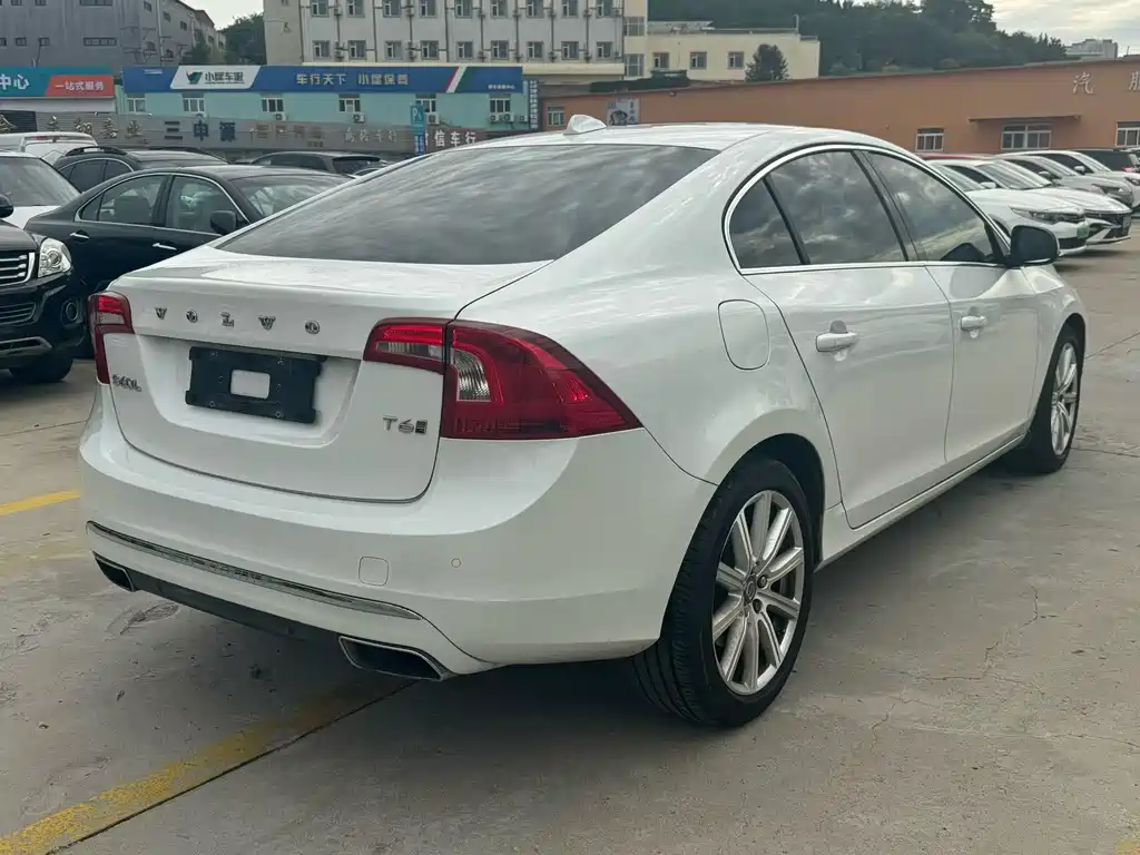VOLVO S60 PLUG IN HYBRID