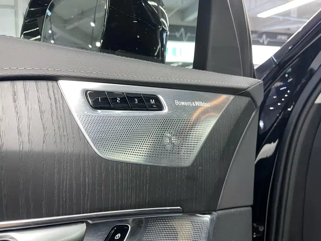 Volvo XC90 2020 T6 Luxury 7 мест