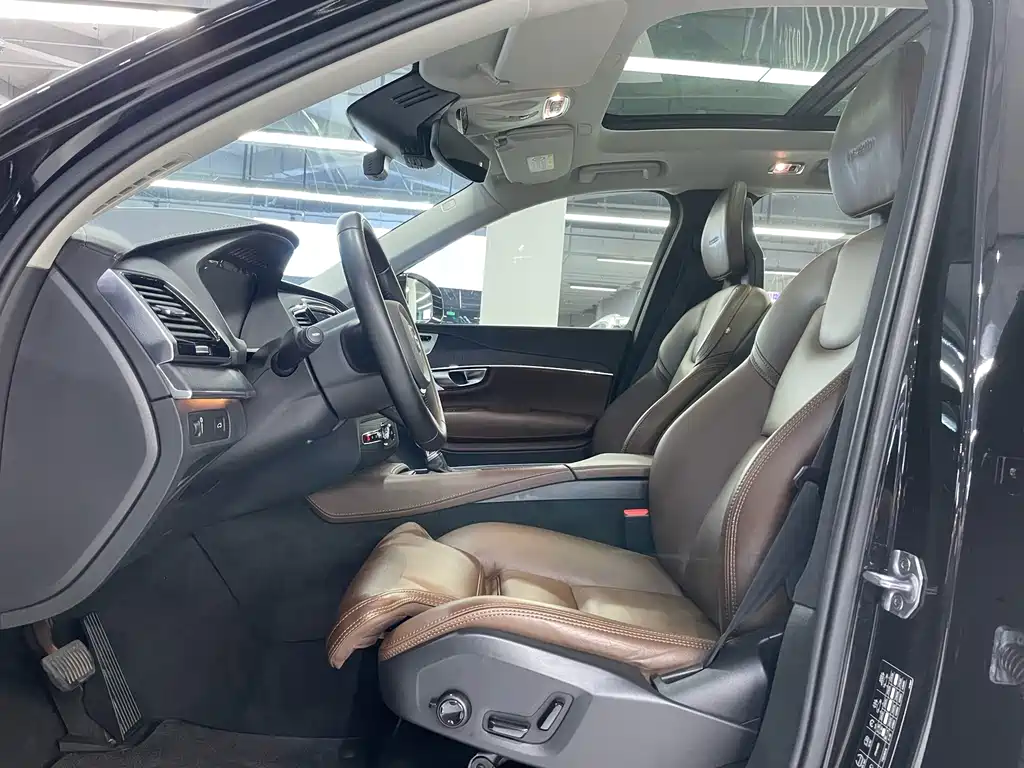 Volvo XC90 2020 T6 Luxury 7 мест