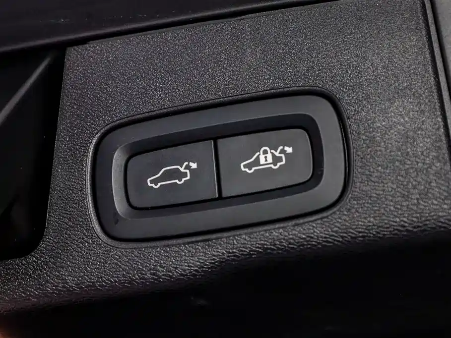 Volvo XC60 2024 T8