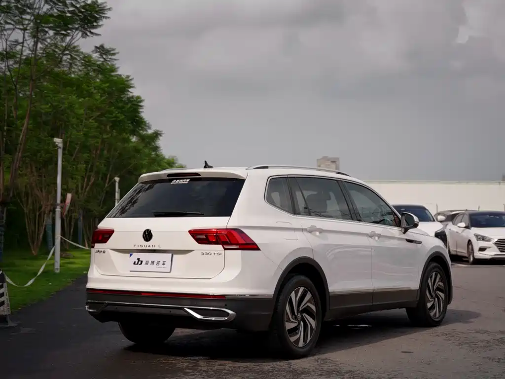 Volkswagen Tiguan L L 2022 330TSI AT Smart