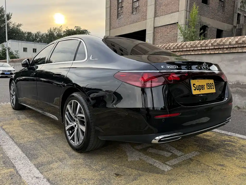 Mercedes-Benz E-Class E 2025 E 300 L Fashion
