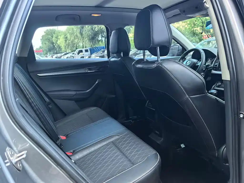 Skoda Karoq — миниатюра 9