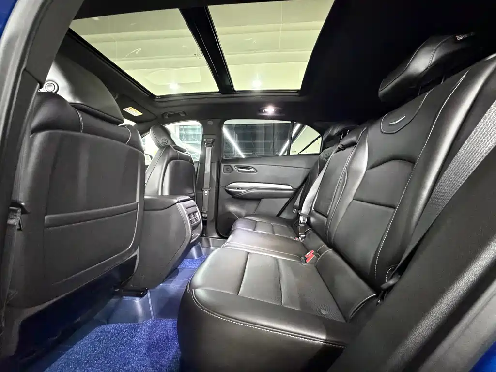 Cadillac XT4 — миниатюра 7