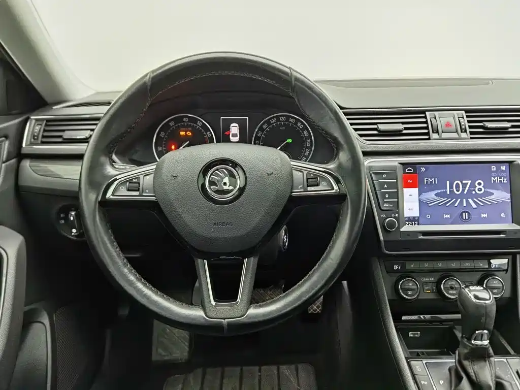 Skoda Superb — миниатюра 11