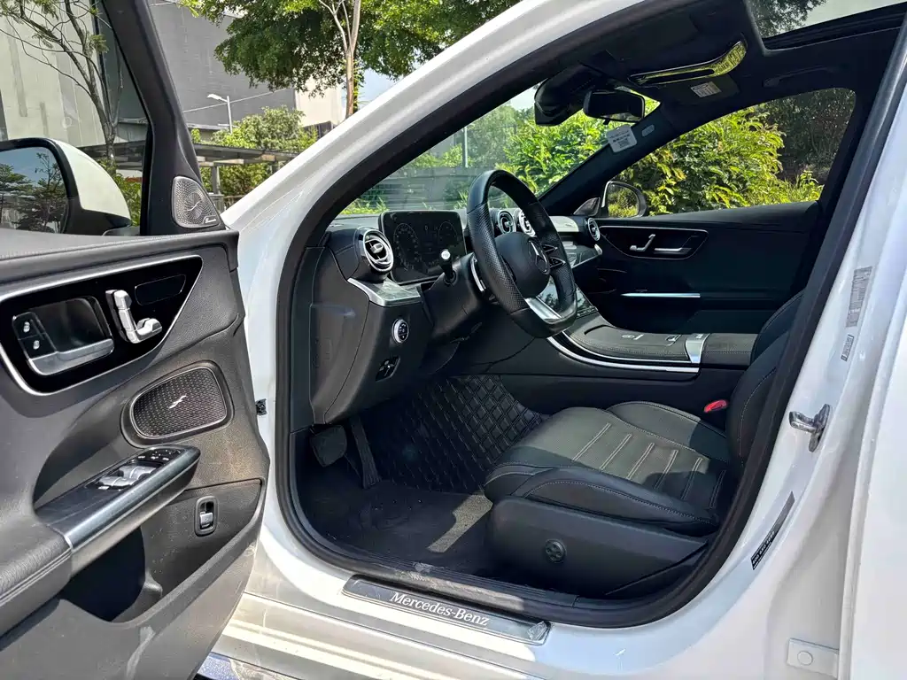 Mercedes-Benz C-Class — миниатюра 8