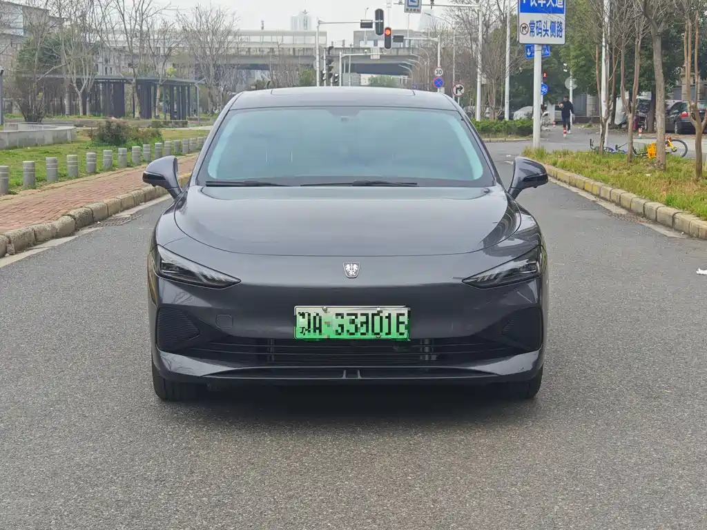 ROEWE D7