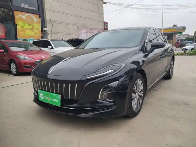 2023 Hongqi E-QM5
