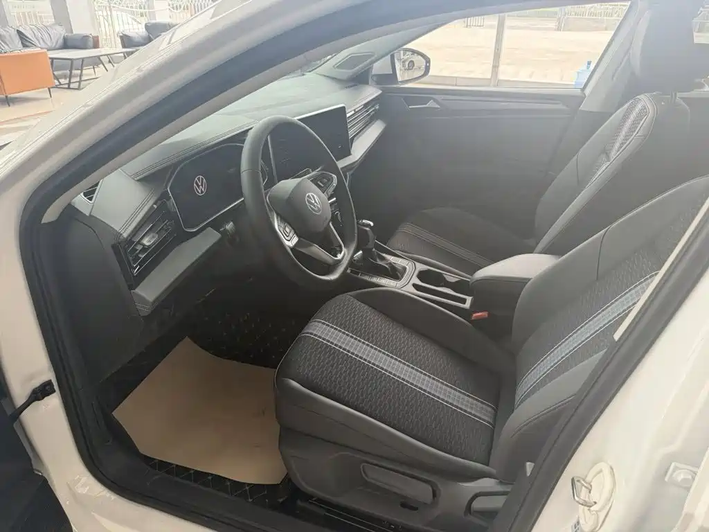 Volkswagen Sagitar 2025 200TSI DSG