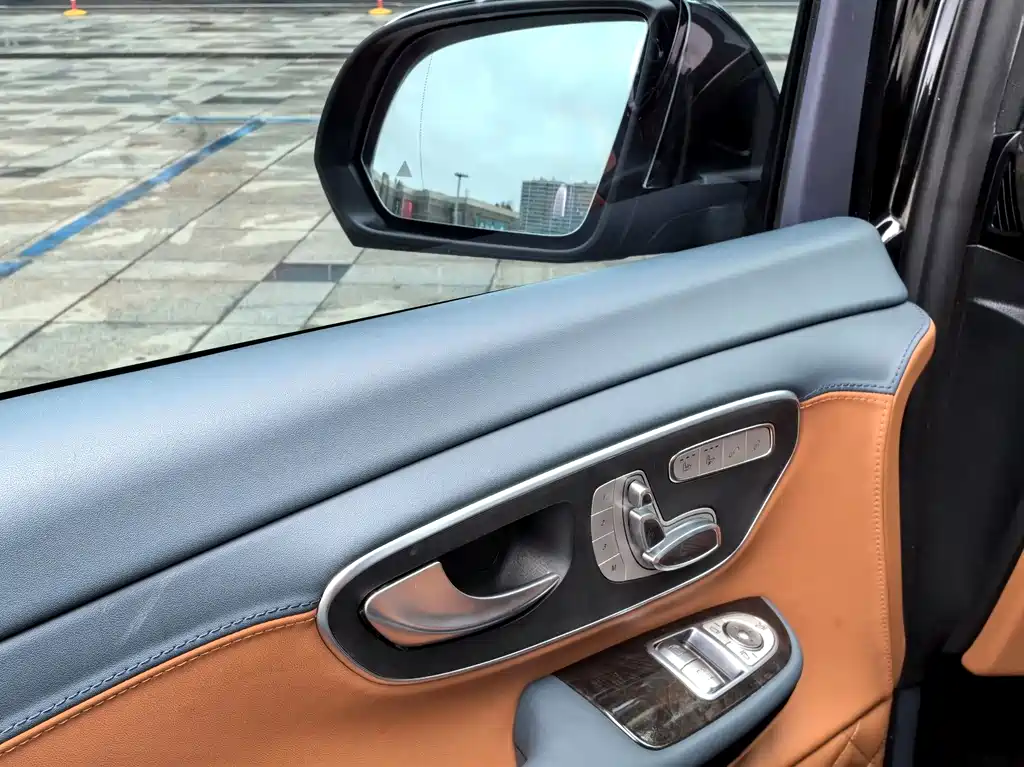 MERCEDES-BENZ V CLASS