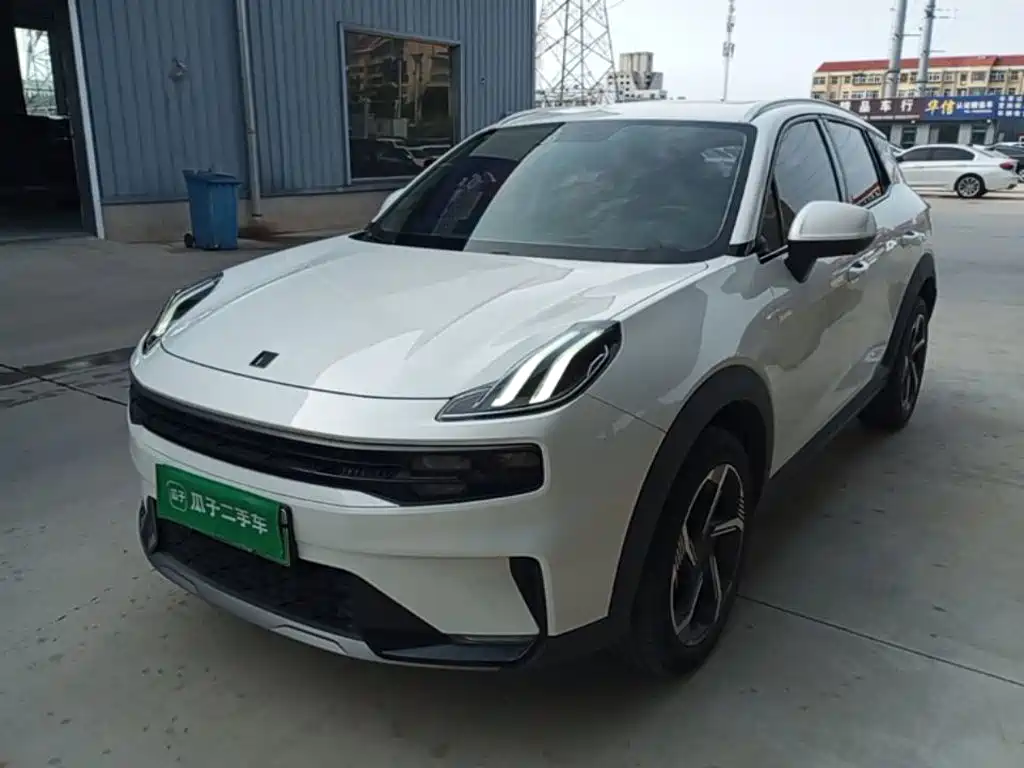 Lynk & Co 06 EM-P
