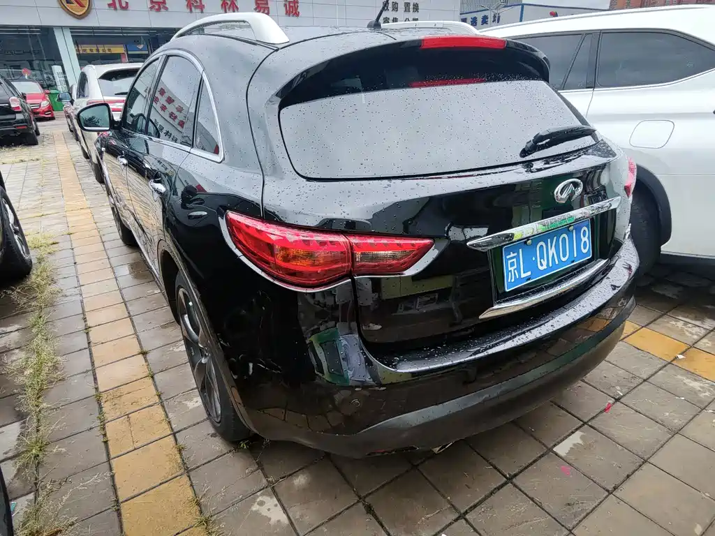 Infiniti FX — миниатюра 12