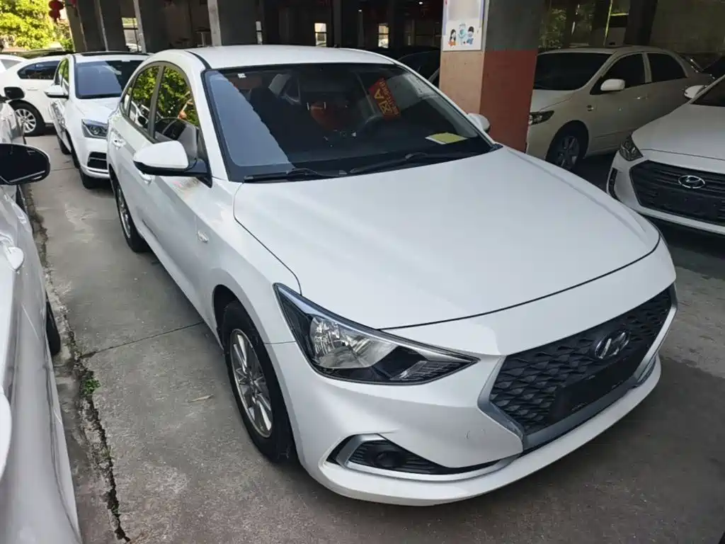 Hyundai Elantra — миниатюра 4