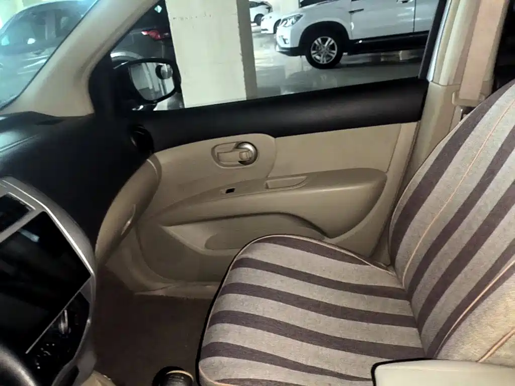 Nissan Livina — миниатюра 6