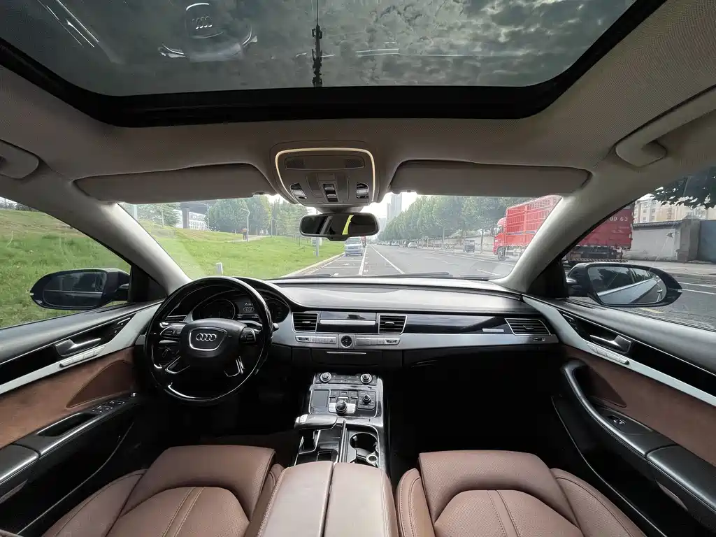 Audi A8 — миниатюра 4