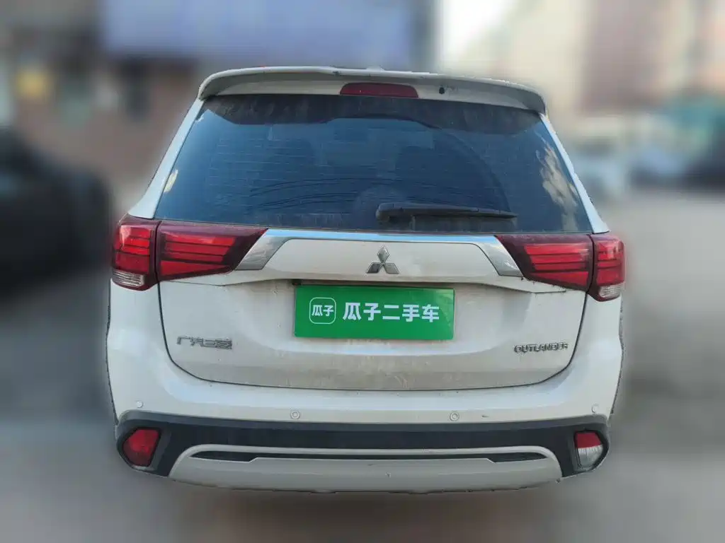 Mitsubishi Outlander — миниатюра 5
