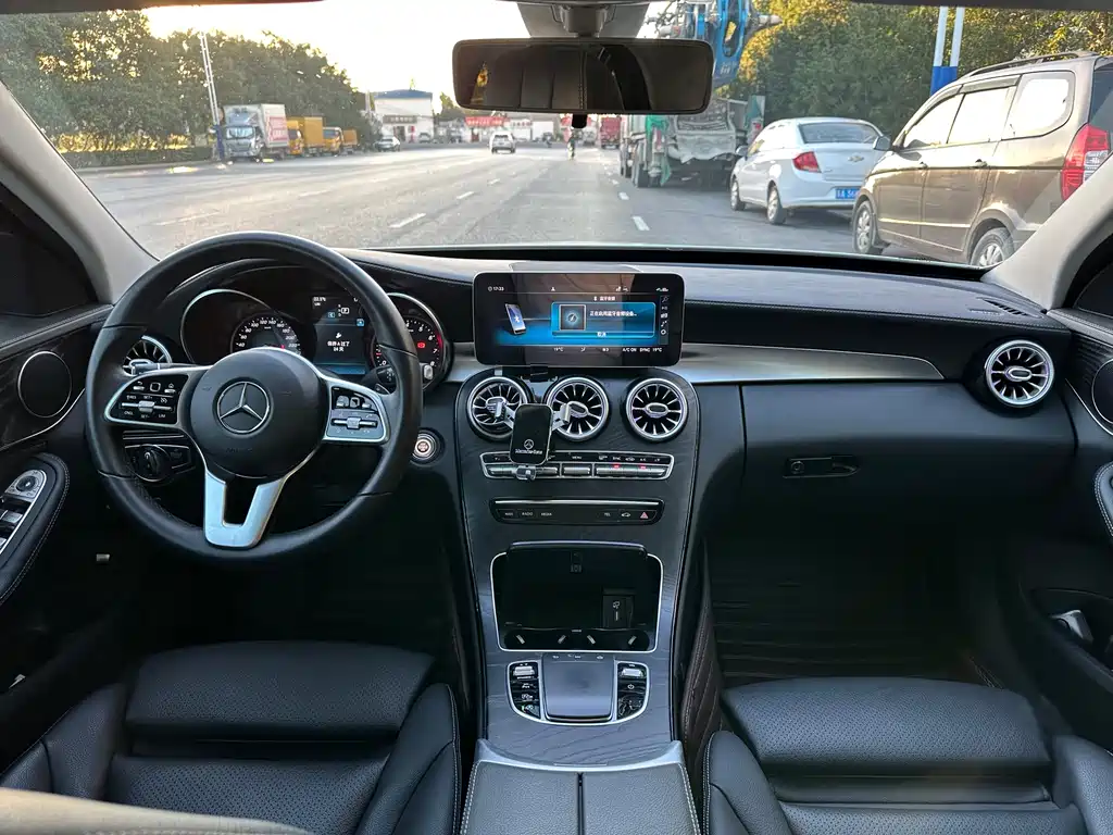 Mercedes-Benz C-Class — миниатюра 6