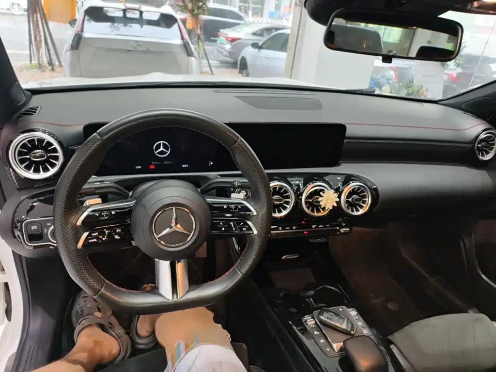 Mercedes-Benz A-Class — миниатюра 10