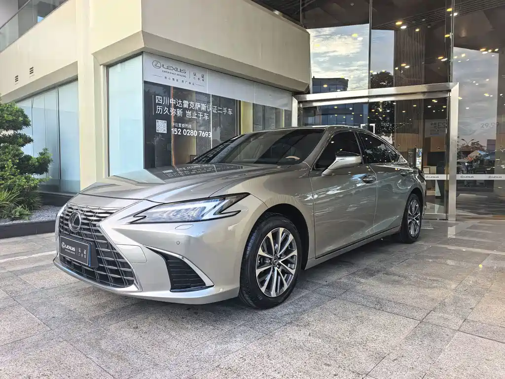 Lexus ES — миниатюра 2
