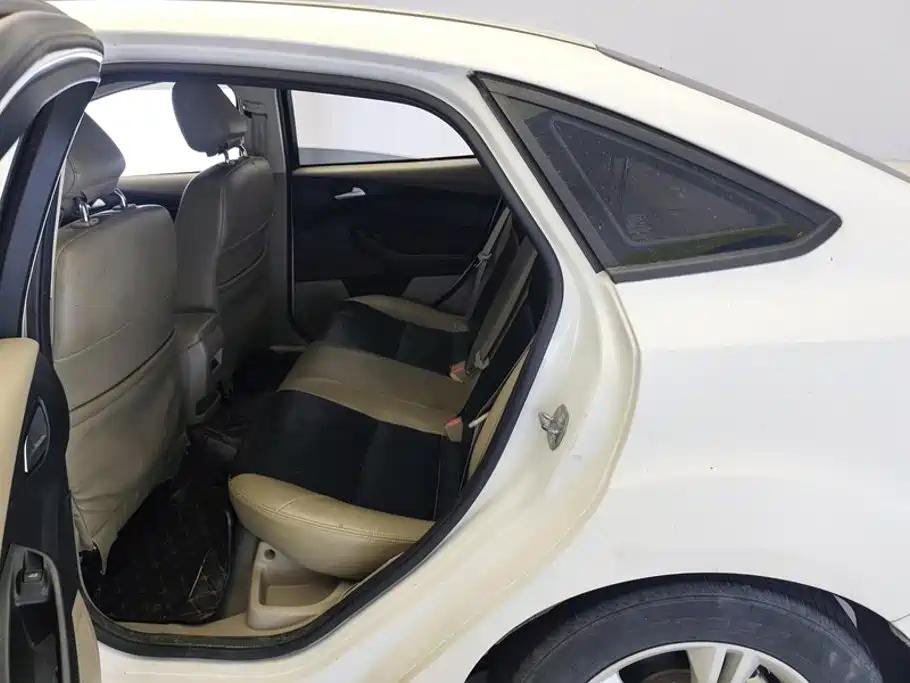 Ford Focus — миниатюра 11