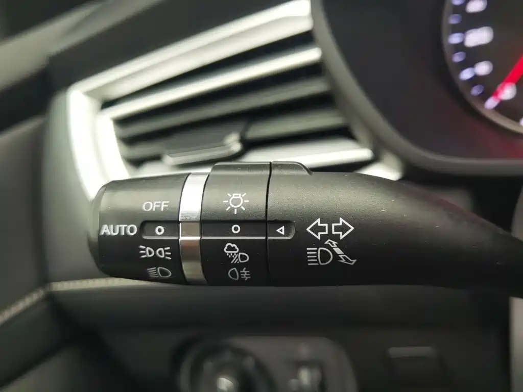 Roewe i5 — миниатюра 21