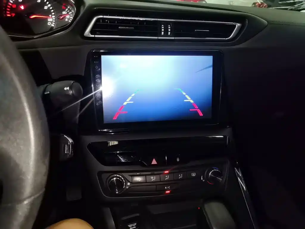 Peugeot 308 — миниатюра 13