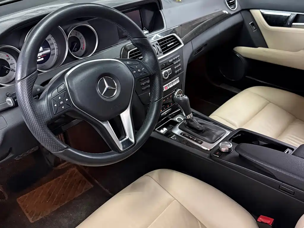 Mercedes-Benz C-Class — миниатюра 2
