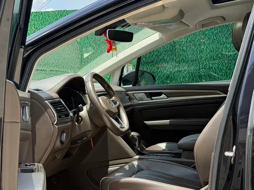 Volkswagen Viloran 2020 330TSI Luxury