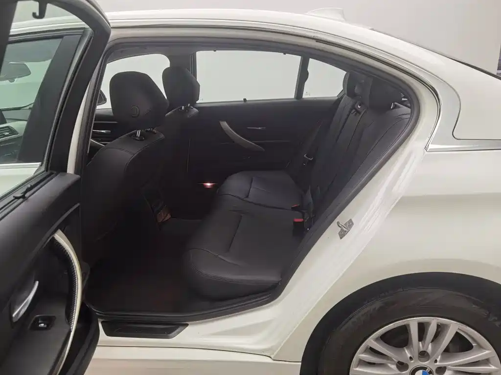 BMW 3 Series — миниатюра 15
