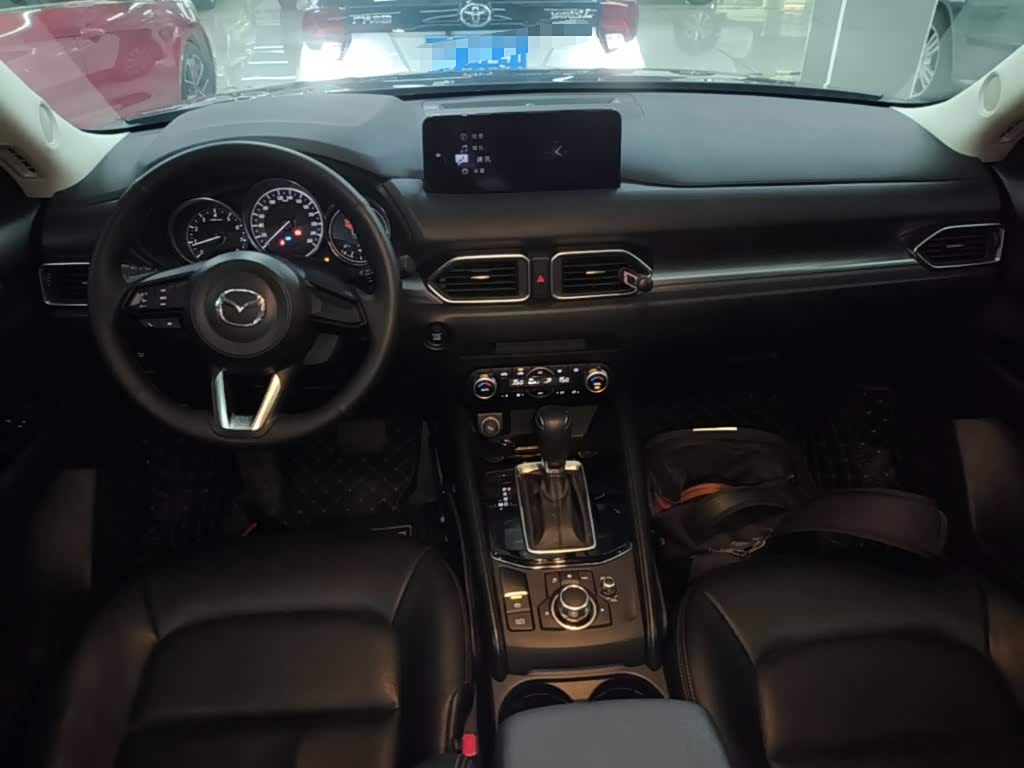 Mazda CX-5 2.0 л 2024 г. Серебристо-серый, пробег 17400 км