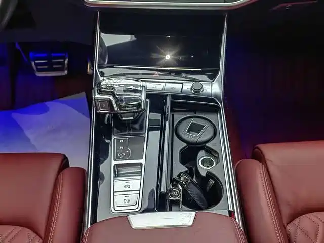 Audi A7L 2024 45 TFSI quattro S-line
