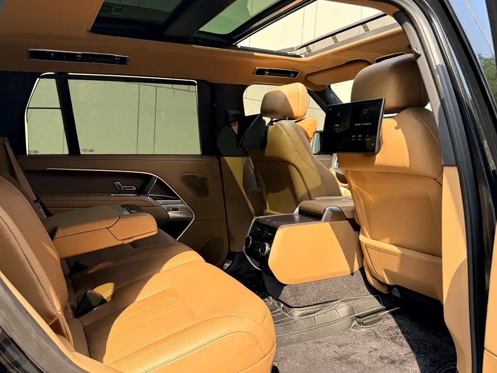 Land Rover Range Rover 2023 3.0 L6 400PS Long Wheelbase